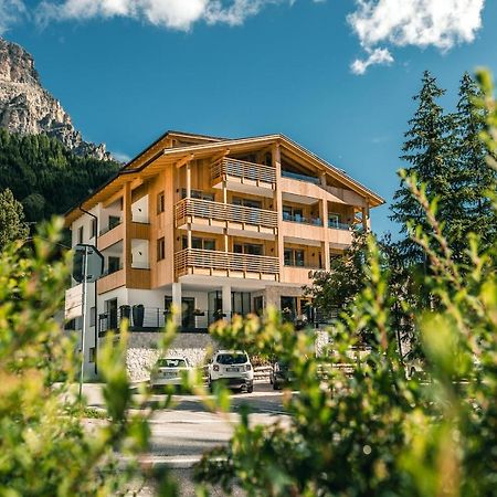 Hotel Garni Larix Colfosco Exterior foto
