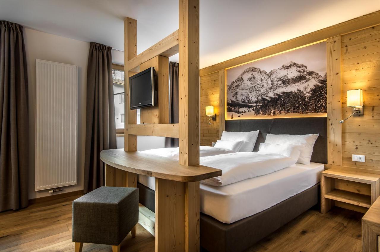 Hotel Garni Larix Colfosco Exterior foto