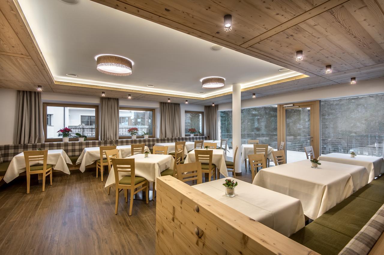 Hotel Garni Larix Colfosco Exterior foto