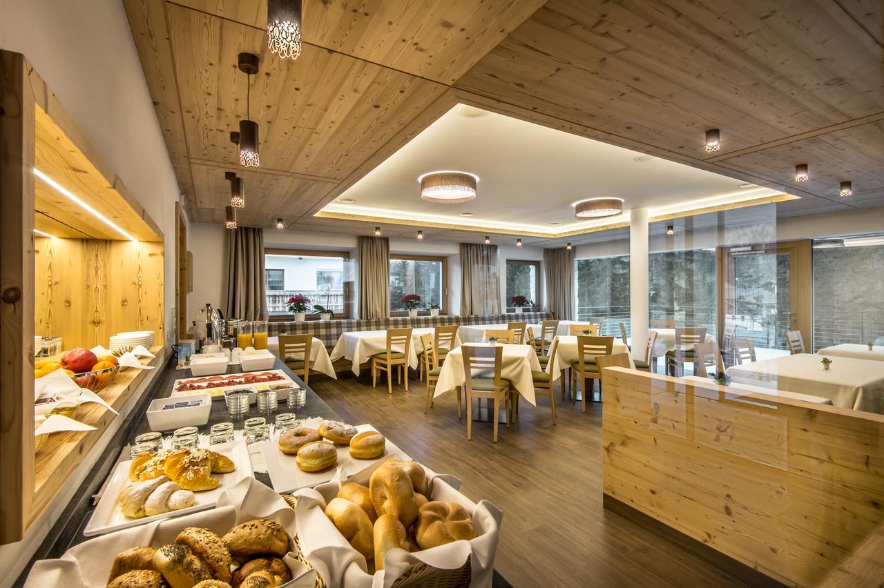 Hotel Garni Larix Colfosco Exterior foto